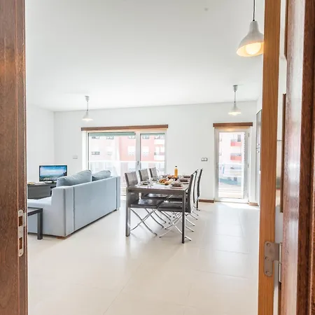 02 - Brand New, Modern & Cozy - Steps From The * קונסולקאו